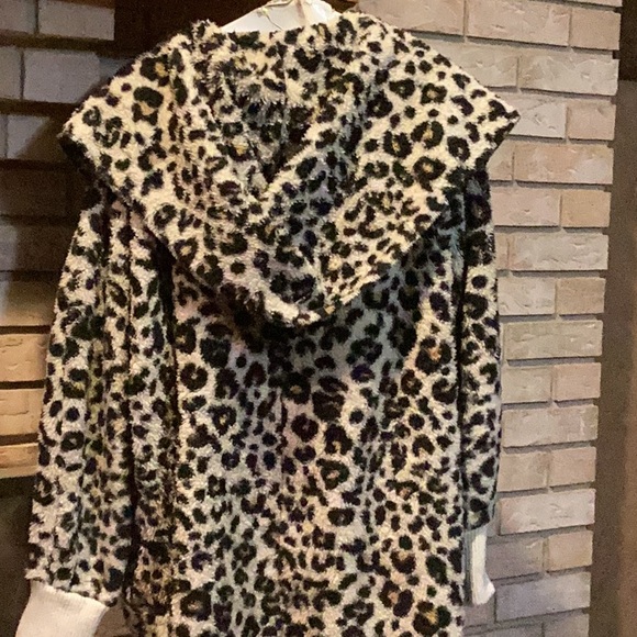 Hem & Thread Black and tan leopard hoodie cardigan jacket coat - Picture 3 of 10